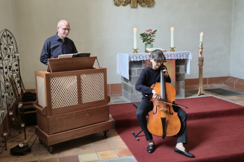 Barocco in due in der Paradieskapelle im Kloster Arnsburg | Petra Köhs, Barockcello und Andreas Köhs, Truhenorgel Barocco in due in der Paradieskapelle im Kloster Arnsburg | Petra Köhs, Barockcello und Andreas Köhs, Truhenorgel